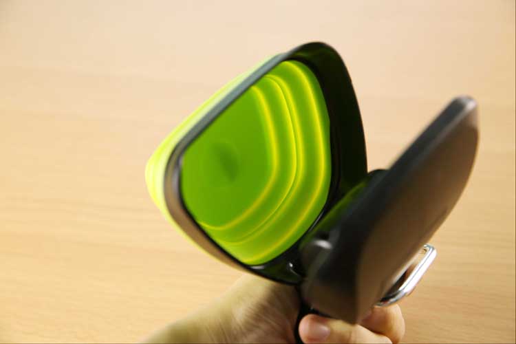 Easy Foldable Pooper Scooper for Stress-Free Dog Walks